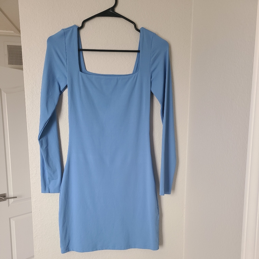 Size Small Babaton Square Neck Dress